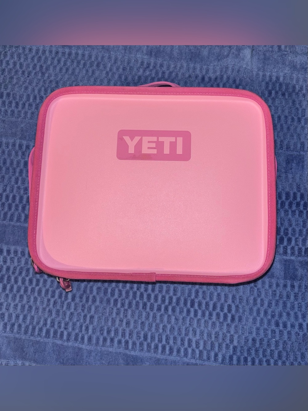 Yeti Power pink lunch box